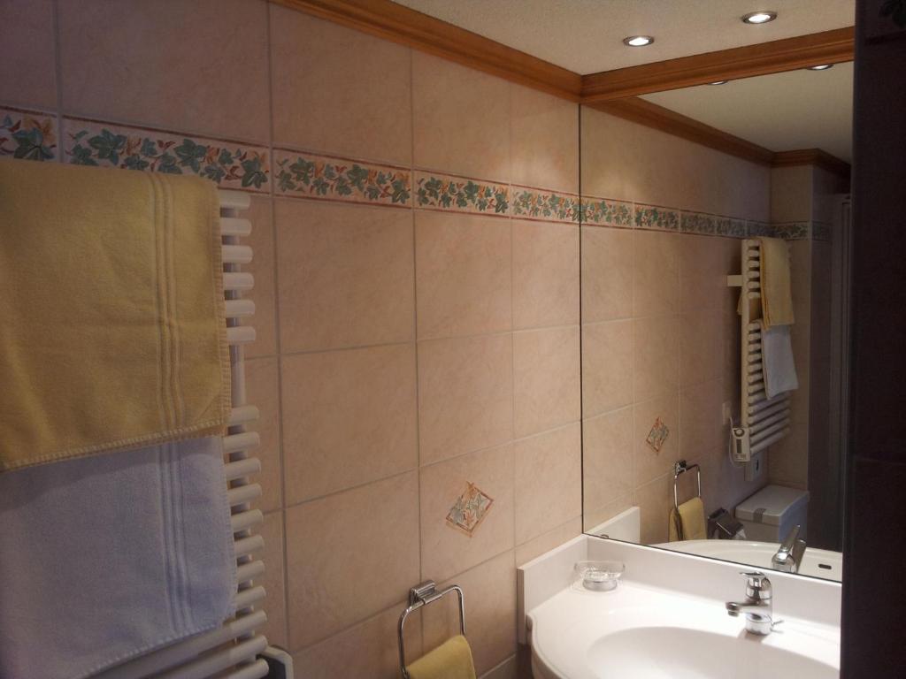 Hotel Dufour Alpin Superior - Adults Only Zermatt Rum bild